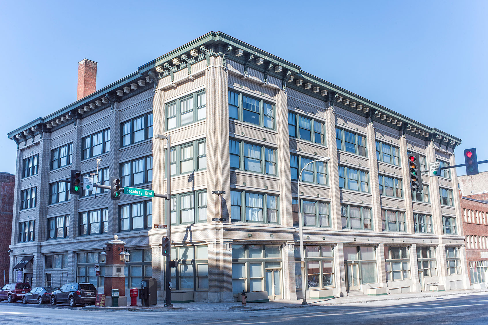 Located in the Old Garment District, the four story Opera House Lofts building was built in 1912 as the Coates Broadway Hotel and historically renovated in 2000 to satisfy an array of unique, urban lifestyles.